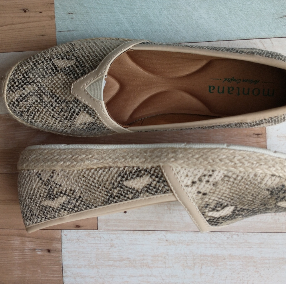Montana Women's Jute trim, snake embossed slip on